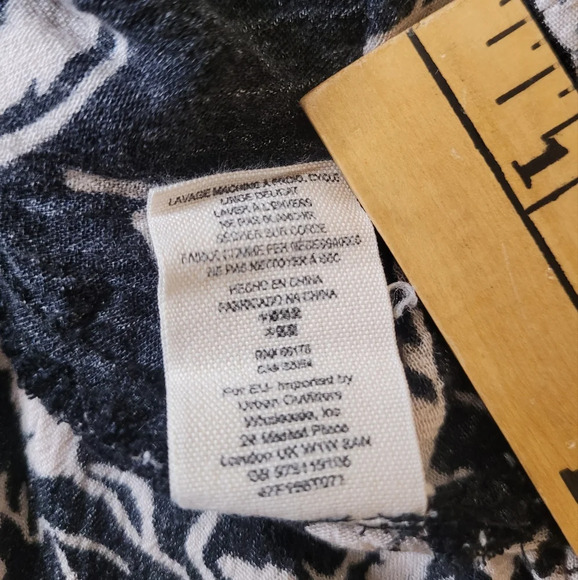 Free People Over Sized Black and White Hibiscus Swing Tunic Dress sz XS - Picture 7 of 9